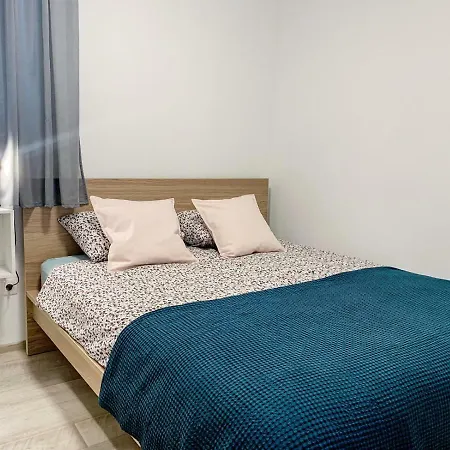Milena 8 Apartment Mandre