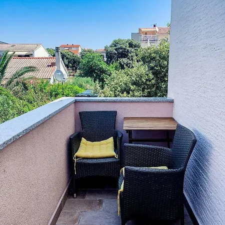 Apartment Milena 8 Mandre