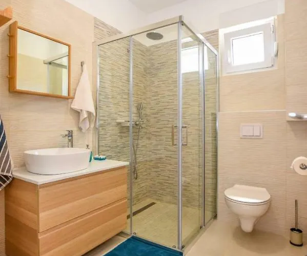 Apartment Milena 8 Mandre