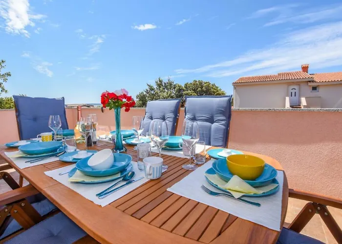 Milena 8 Apartment Mandre